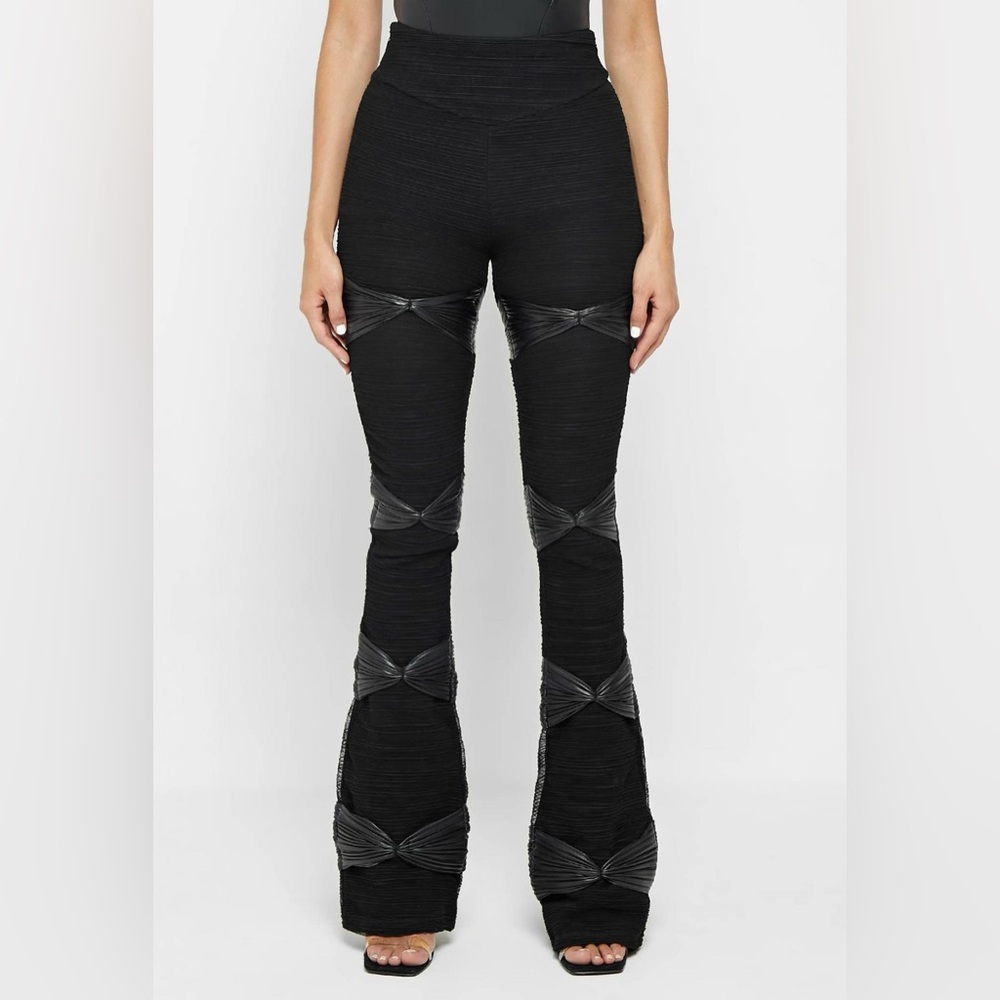 NWT Maniere De Voir Shirred Mesh Overlay Flared Leggings - Black Size US 4